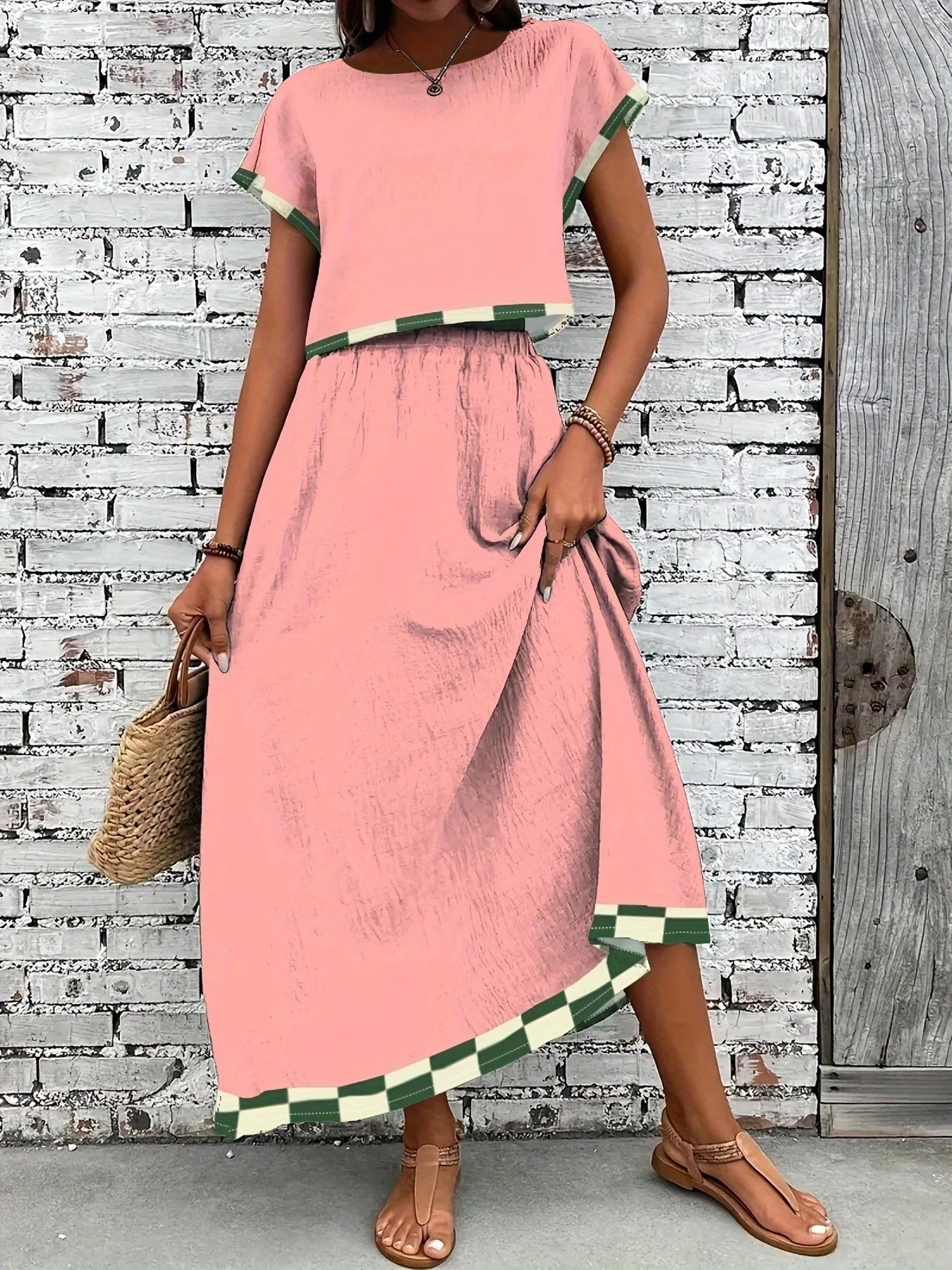 Plus Size Women's Pink Crop Top + Maxi Skirt 2-Piece Set with Green Check Trim - Casual Daily Vacation Style (0XL-4XL)