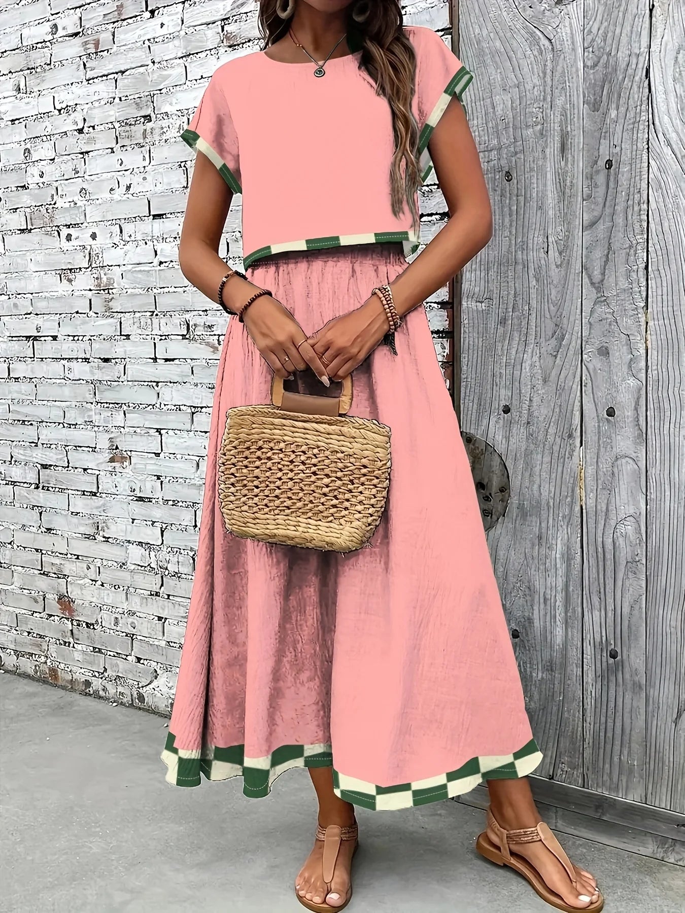 Plus Size Women's Pink Crop Top + Maxi Skirt 2-Piece Set with Green Check Trim - Casual Daily Vacation Style (0XL-4XL)